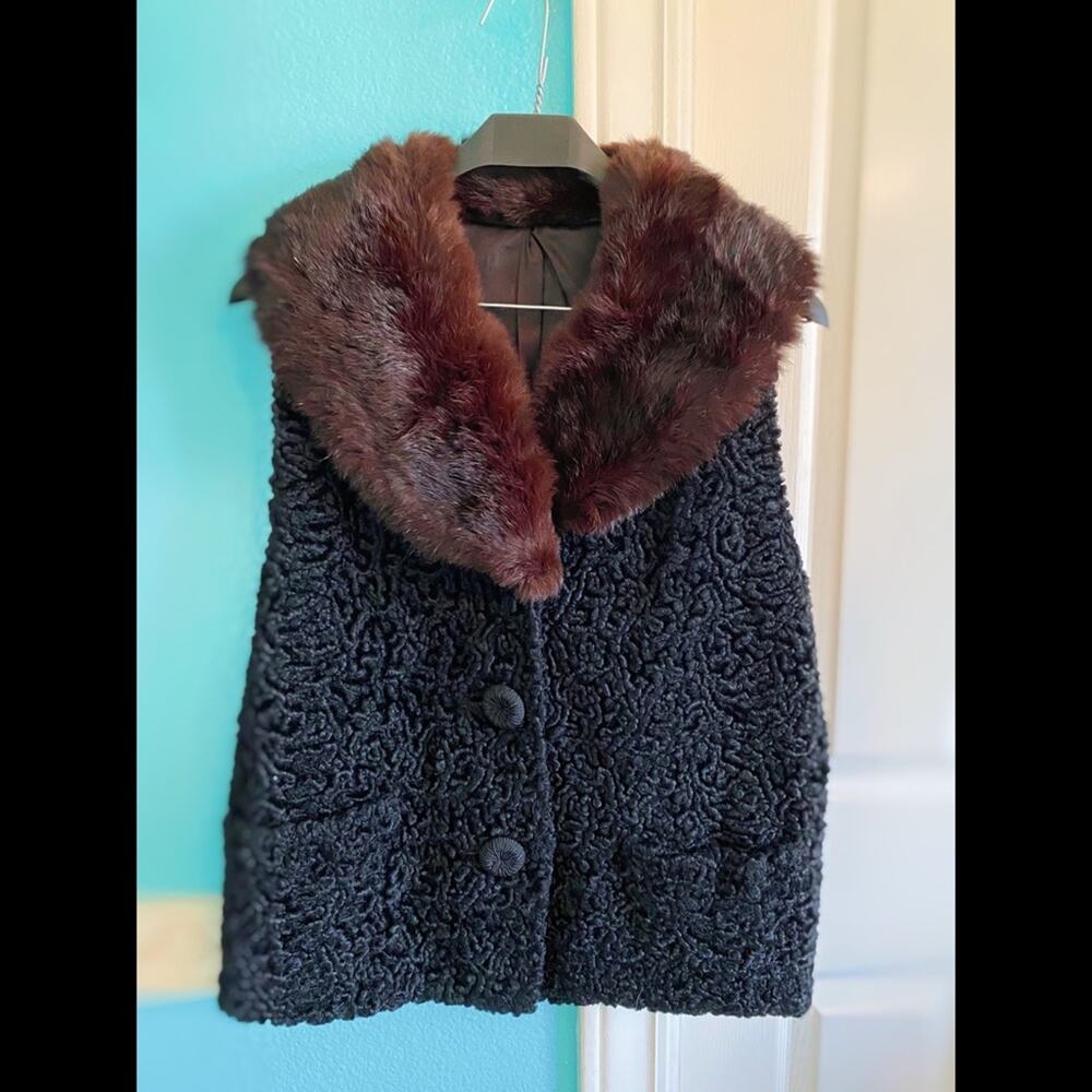Vintage Black lamb vest with brown fur collar